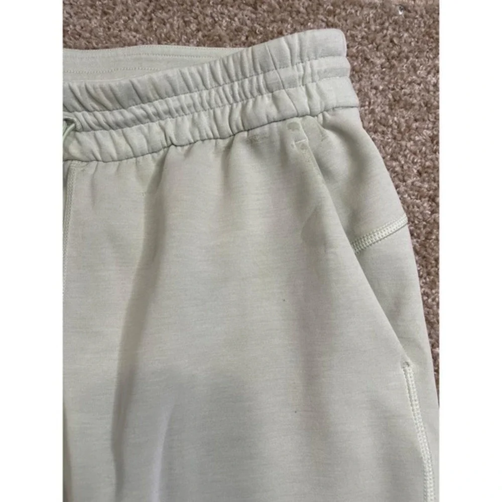 Lululemon Softstreme‎ HR Pant Size 6 Green Lime